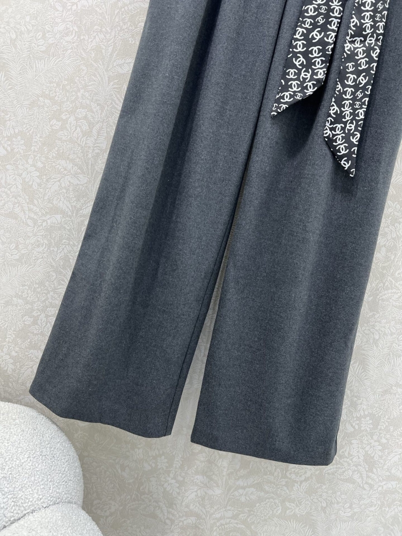 Ch**el long pants